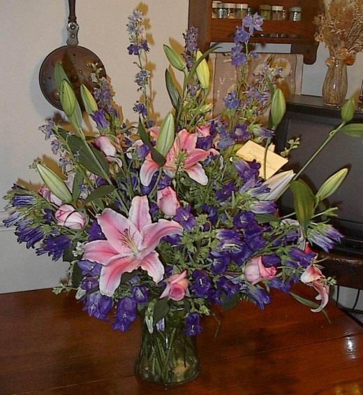 Букет (Bouquet) Букет из лилий и колокольчиков