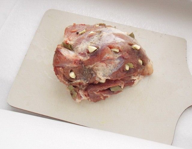 Начините мясо специями Начините мясо специями