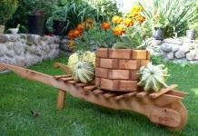 Скамейка стилизованная под тачку - красиво и практично