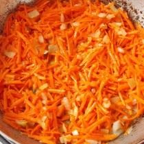 Обжарим морковь