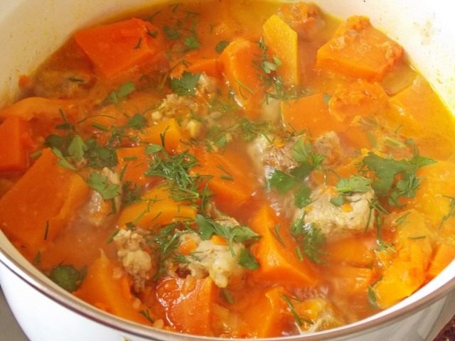 Тушим мясо с тыквой Тушим мясо с тыквой