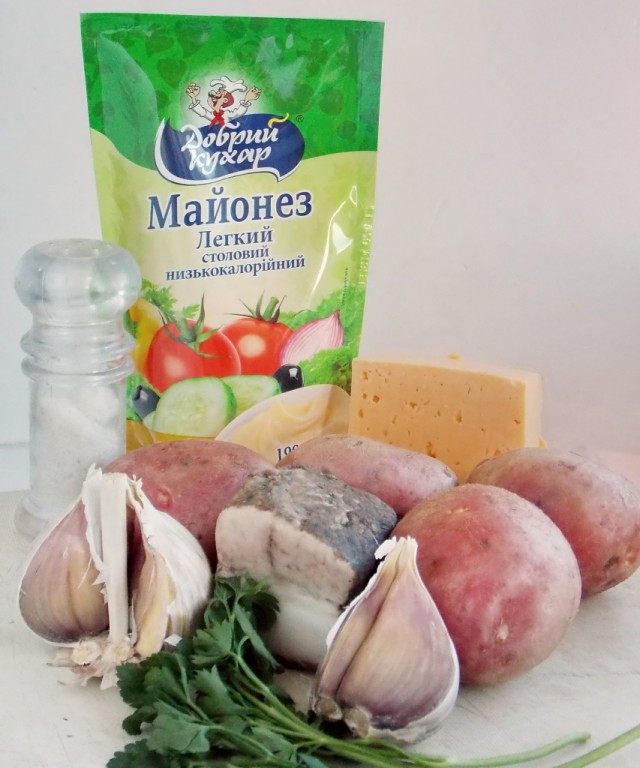 Продукты для приготовления картошки-гармошки Продукты для приготовления картошки-гармошки
