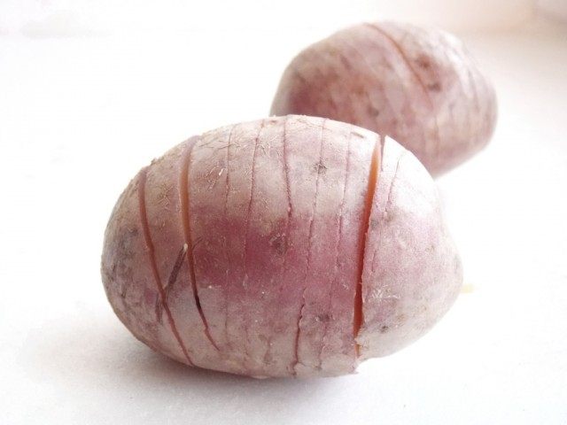 Нарезаем картофель Нарезаем картофель