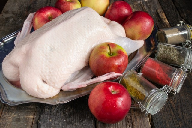 Ингредиенты для утки с яблоками