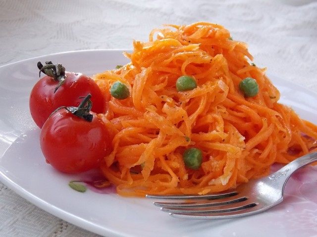 Салат из морковки по-корейски Салат из морковки по-корейски