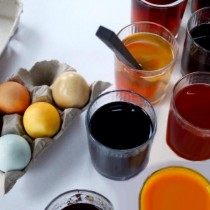 Красим яйца в красителях из натуральных продуктов Красим яйца в красителях из натуральных продуктов