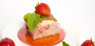 Клафути с клубникой
