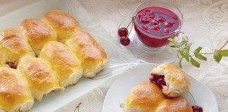 Пирожки с вишнями