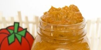 Икра баклажанная, очень густая и острая