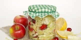 Маринованная капуста с клюквой в лимонном маринаде