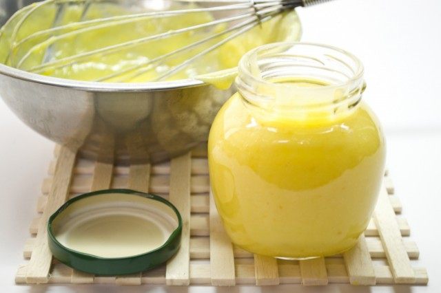 Готовый апельсиновый курд с лаймом и мандаринами можно убрать на несколько дней в холодильник Готовый апельсиновый курд с лаймом и мандаринами можно убрать на несколько дней в холодильник