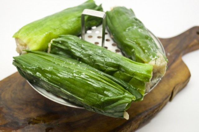 Готовить ролл из куриной грудки в луке порее лучше всего на пару Готовить ролл из куриной грудки в луке порее лучше всего на пару