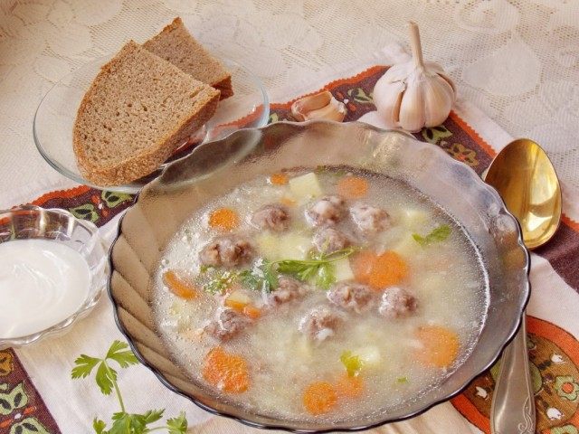 Суп с фрикадельками Суп с фрикадельками