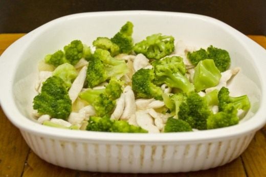 Добавляем брокколи к куриному филе Добавляем брокколи к куриному филе