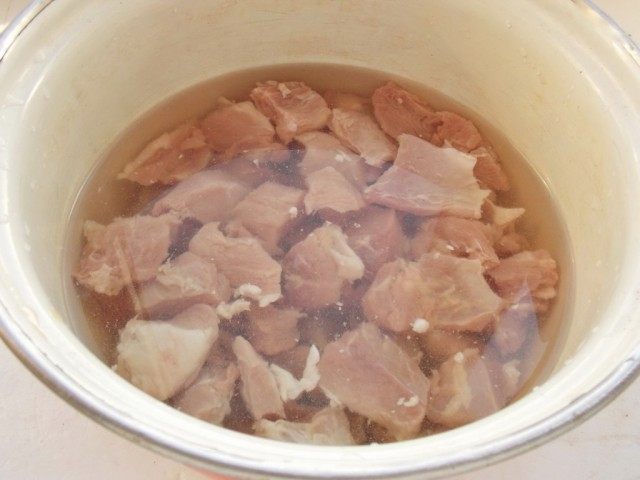 Отвариваем мясной бульон Отвариваем мясной бульон