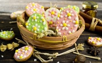 Пасхальное печенье с сахарной глазурью