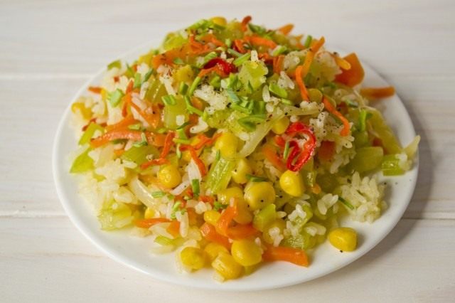 Рис по-пекински с овощами Рис по-пекински с овощами