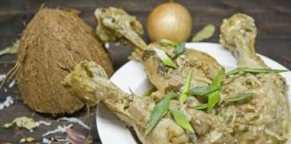 Карри с курицей и кокосом