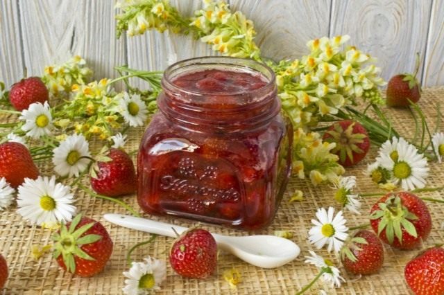 Джем из садовой земляники Джем из садовой земляники