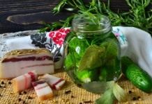 Малосольные огурцы с тархуном Малосольные огурцы с тархуном