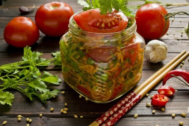 Быстрые маринованные помидоры по-корейски Быстрые маринованные помидоры по-корейски