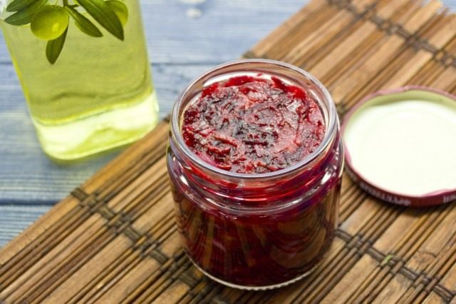 Заполняем банки икрой из свёклы Заполняем банки икрой из свёклы