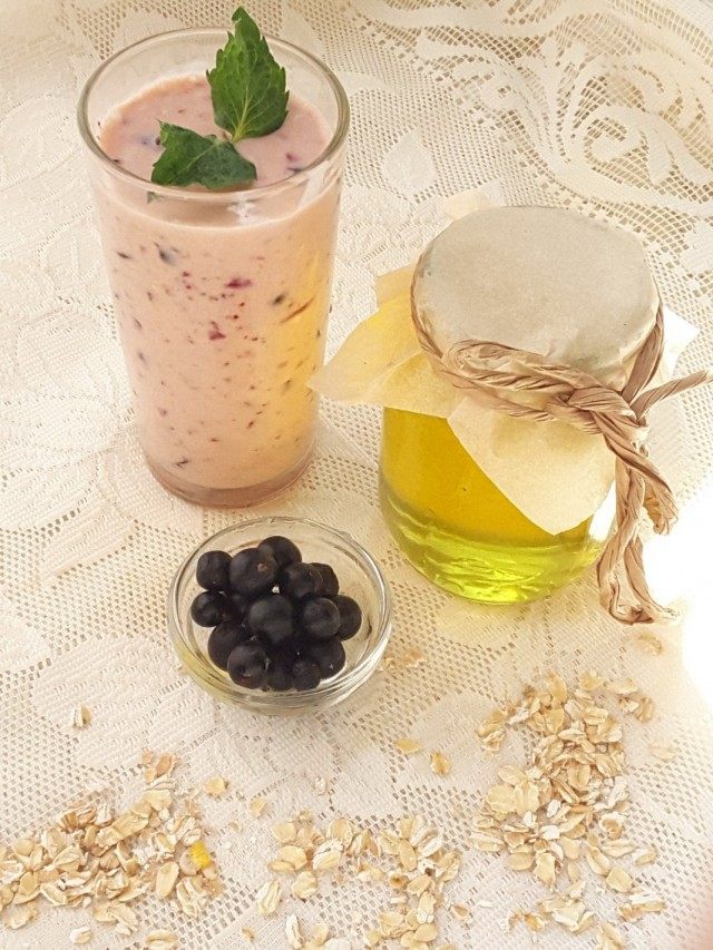 Смузи из чёрной смородины с мёдом Смузи из чёрной смородины с мёдом