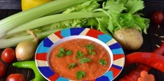 Овощной суп-пюре с овсяными отрубями на курином бульоне