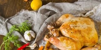 Курица, запечённая в духовке целиком