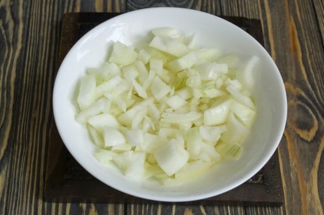 Рубим репчатый лук Рубим репчатый лук