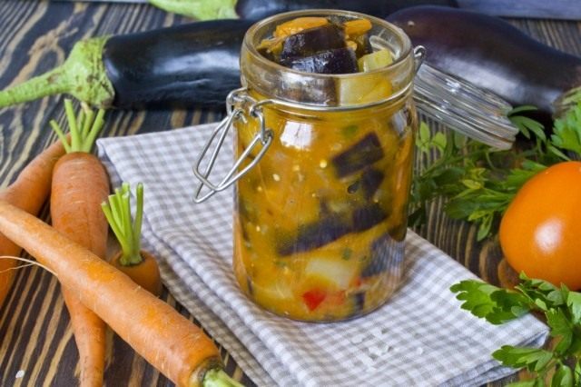 Баклажаны с морковкой — овощной салат на зиму Баклажаны с морковкой — овощной салат на зиму