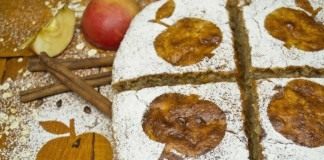 Творожная запеканка с яблоками и геркулесом