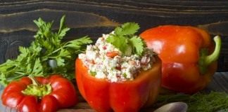 Перец, фаршированный творогом — закуска из перца и творога
