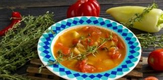 Томатный суп с болгарским перцем и тимьяном