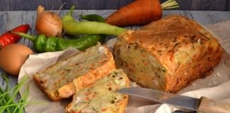 Грибной пирог с курицей и овощами