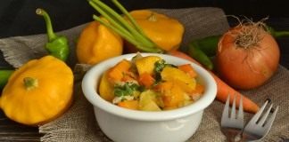 Овощное рагу с курицей и патиссонами