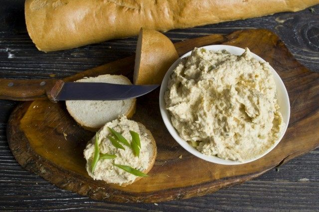 Паштет из курицы с корнишонами, арахисом и маслинами Паштет из курицы с корнишонами, арахисом и маслинами