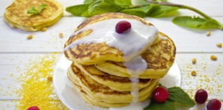 Кукурузные панкейки – оладьи на кефире с кукурузной мукой