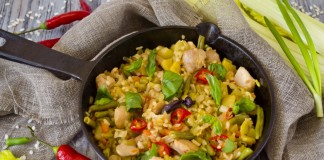 Солянка сборная с курицей и рисом арборио