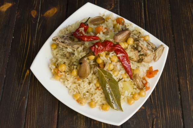 Плов с курицей и нутом Плов с курицей и нутом