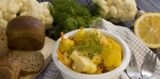 Цветная капуста тушеная с куркумой