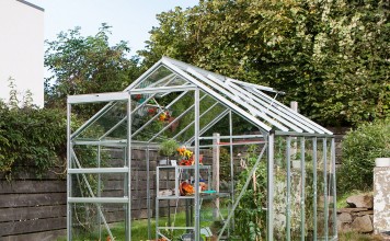 Теплица на дачном участке