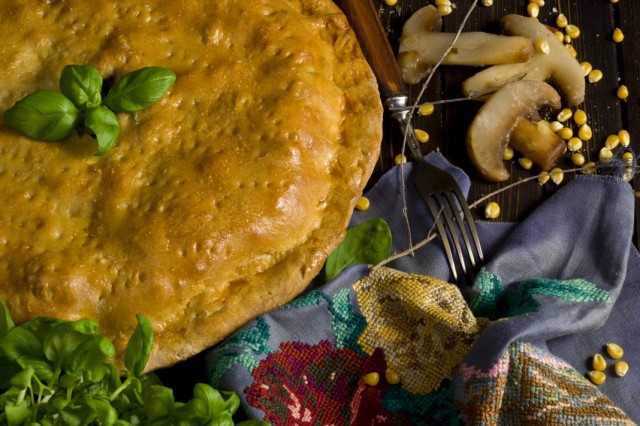 Пирог с мясом и грибами в духовке Пирог с мясом и грибами в духовке