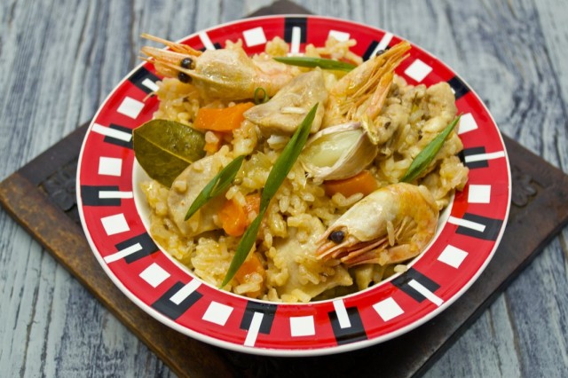 Плов с курицей и креветками Плов с курицей и креветками