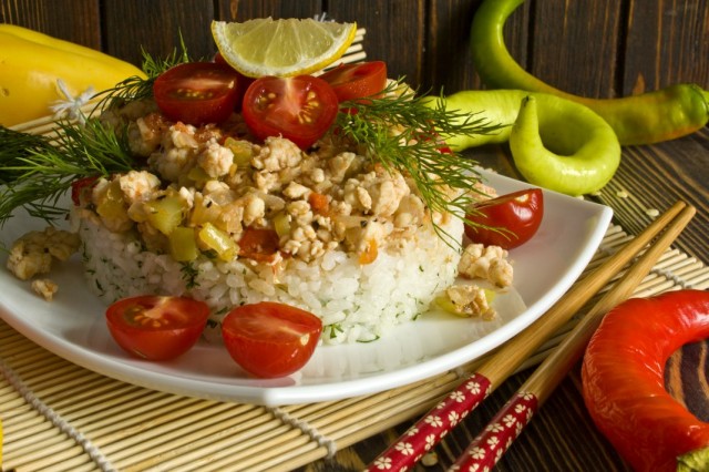 Куриное филе с рисом и овощами по-корейски Куриное филе с рисом и овощами по-корейски