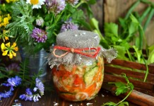 Капустный салат на зиму с огурцами и помидорами Капустный салат на зиму с огурцами и помидорами