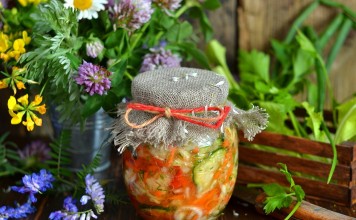 Капустный салат на зиму с огурцами и помидорами