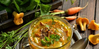 Грибной суп с лисичками