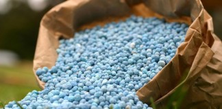 Минеральное азотсодержащее удобрение