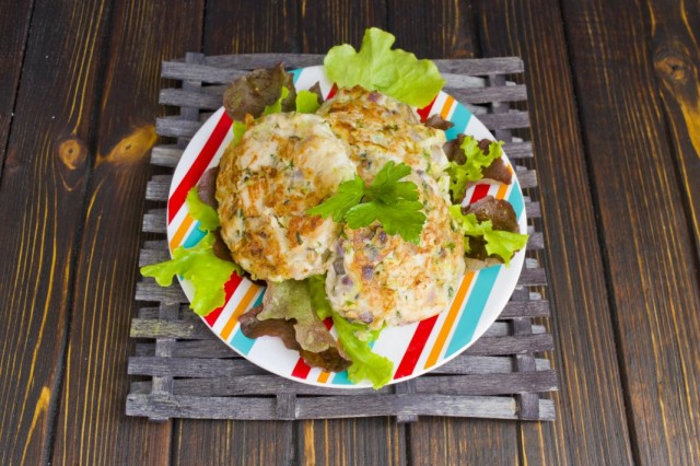 Куриные котлеты с грибами и кабачками Куриные котлеты с грибами и кабачками